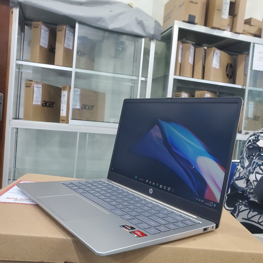 Laptop New HP 14S-EM0016AU-Ryzen 5 7520U-Ram 8/512-Keyboard Backlight