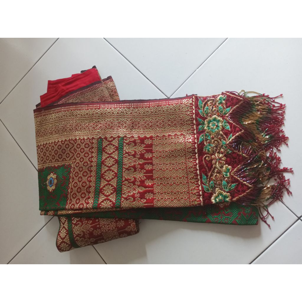 Preloved Songket rok dan selendang Palembang