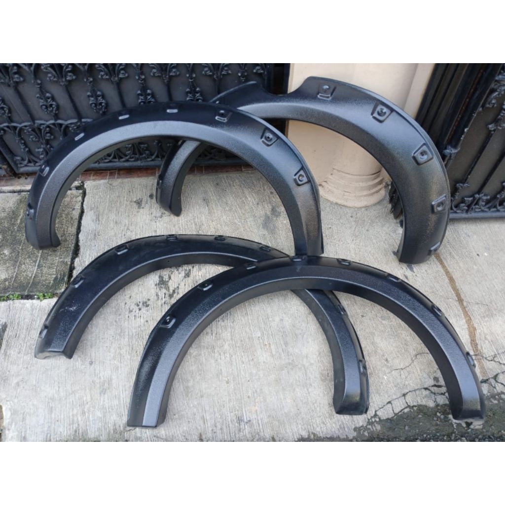 over fender mitsubishi triton 2010 set