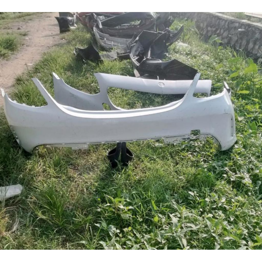 bumper belakang mercy w205 c clas