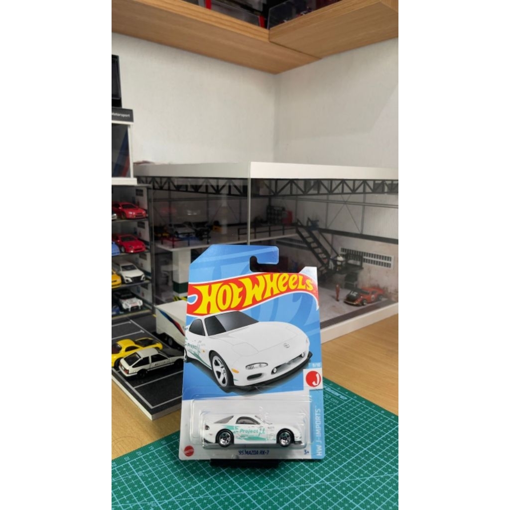 Hot Wheels 95 Mazda RX-7, 95 Mazda RX-7 Drift kuning, 95 Mazda RX-7 Drift Deraper, 89 Mazda Savanna 