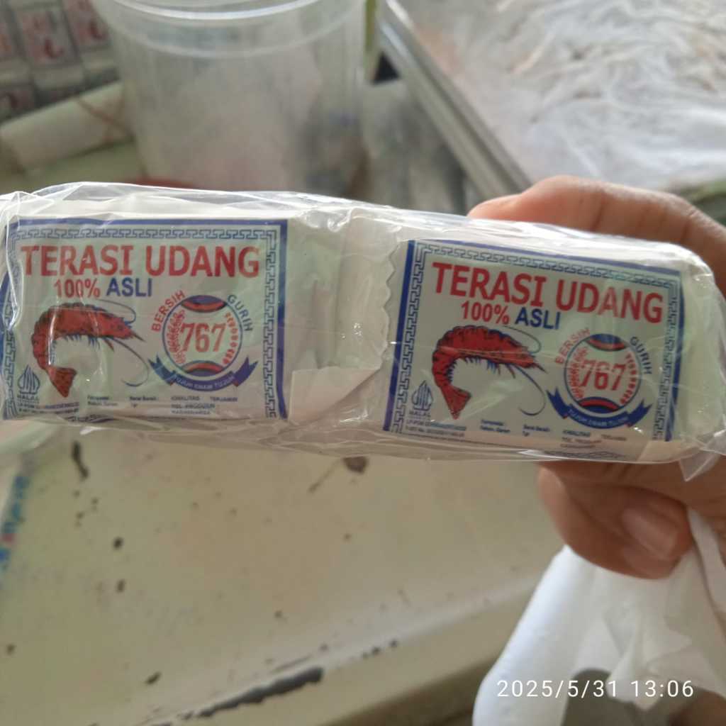 

Terasi udang 767 asli 1 pak isi 5 pak berat kurang lebih 750 gr