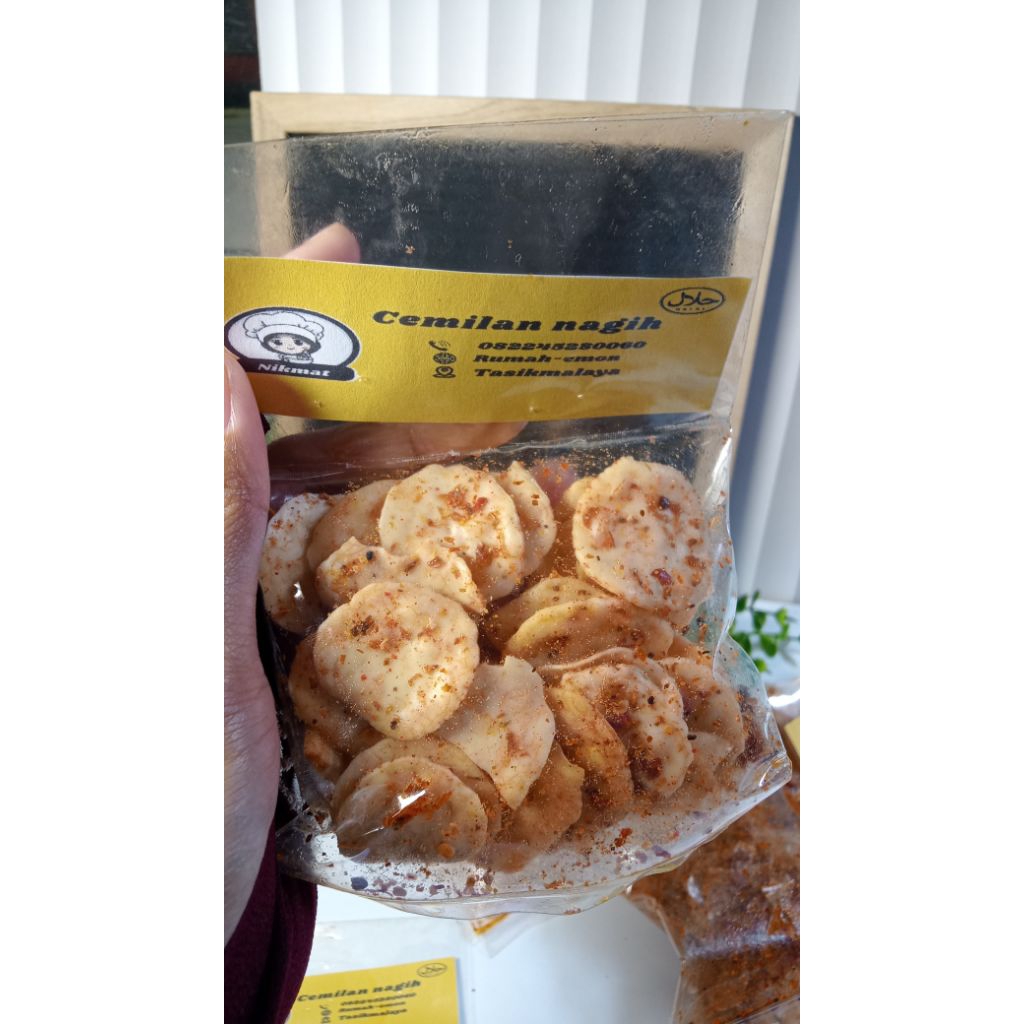 

KRUPUK SEBLAK CIKUR / sebring pedas 35g kriuk
