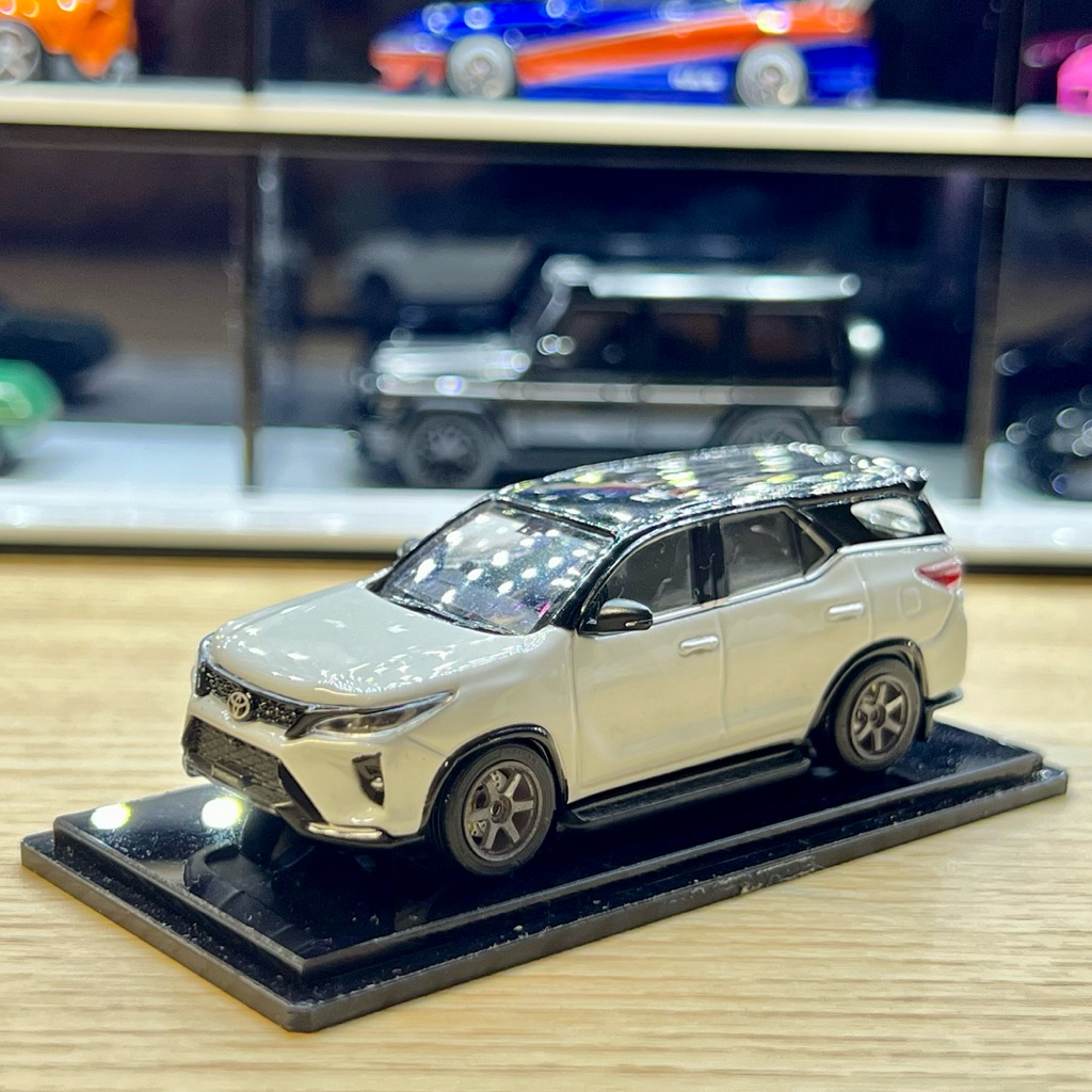 Para64 Toyota Fortuner Legender modif cumi darat + velg resin wasserpig TE37 Ultra 1:64 Miniscale Di