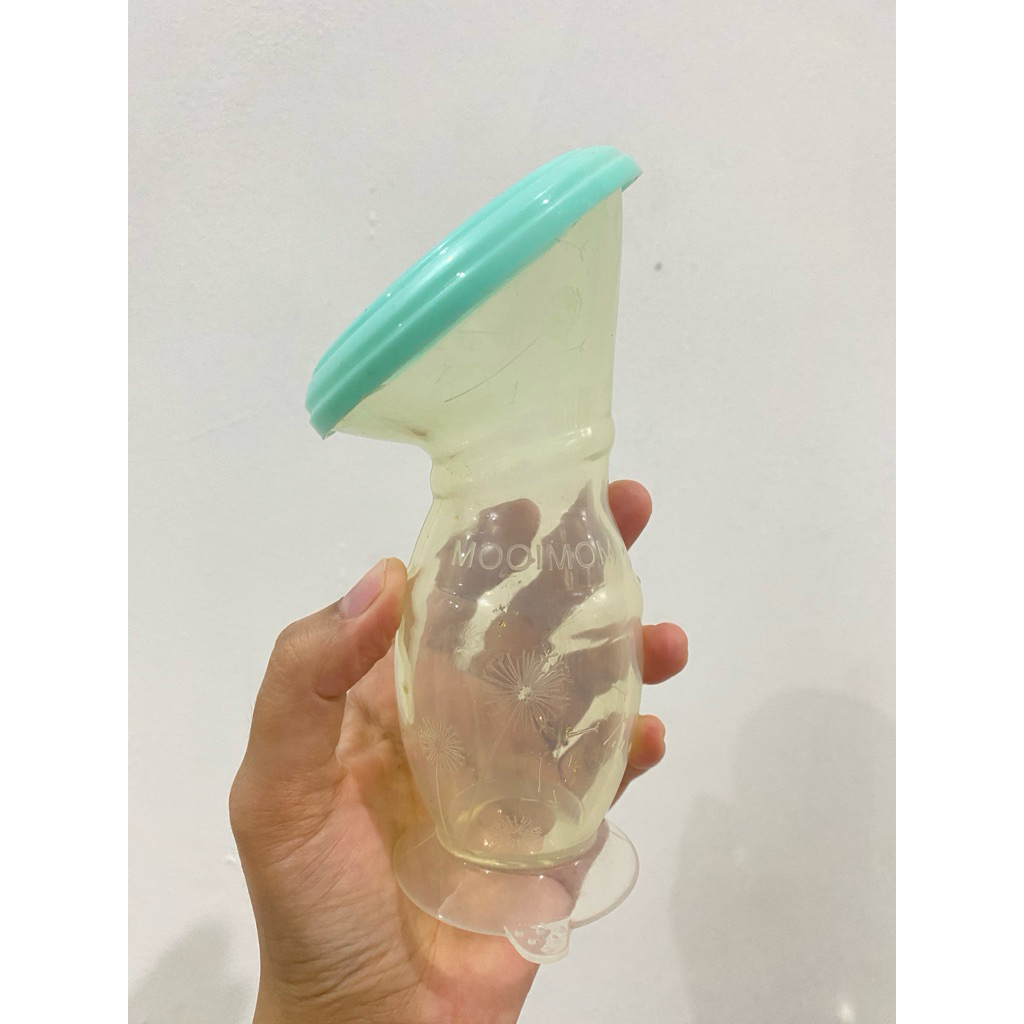 MOOIMOM silicone breast pump (preloved)