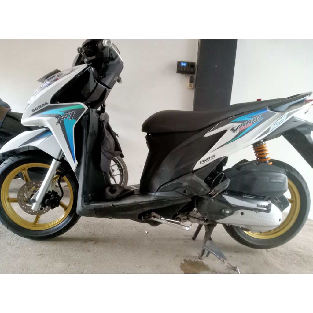 STRIPING STICKER TRANSPARAN VARIO 125 OLD/KZR MOTIF COPY ORIGINAL