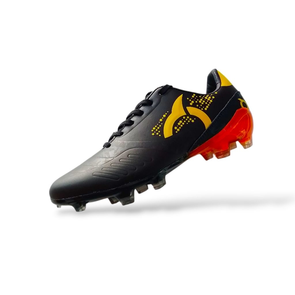 sepatu bola ortuseight jogosala warna kombinasi hitam orange kuning