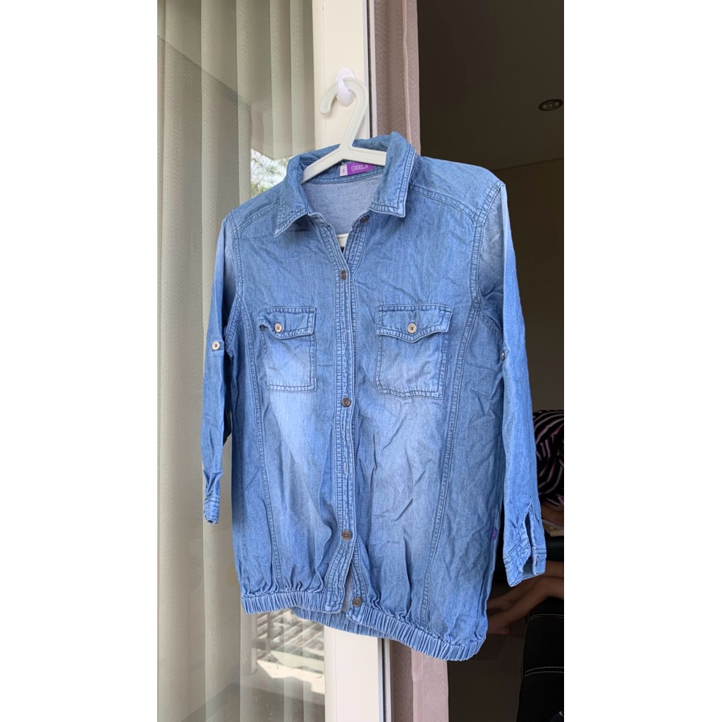 Preloved Kemeja Denim Geela