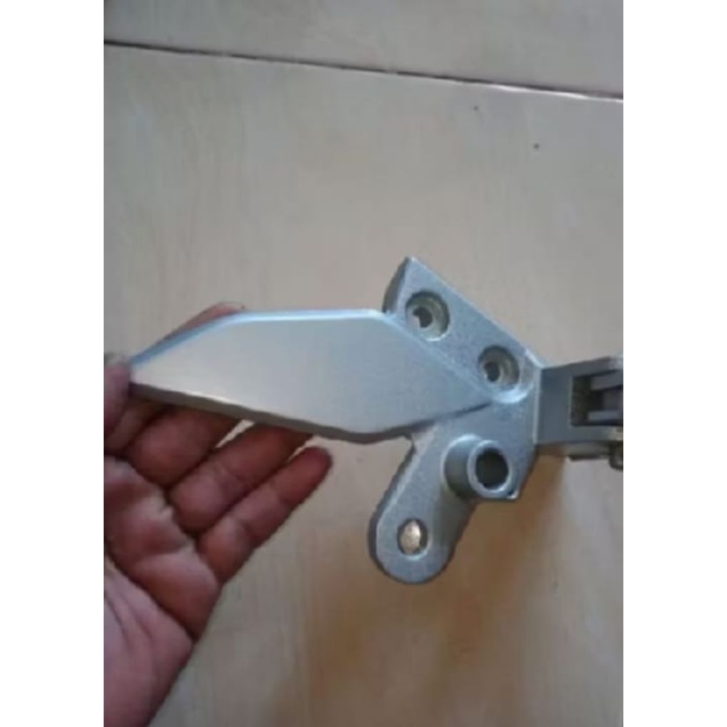 DUDUKAN FOOTSTEP DEPAN YAMAHA VIXION OLD SEKEN ORIGINAL