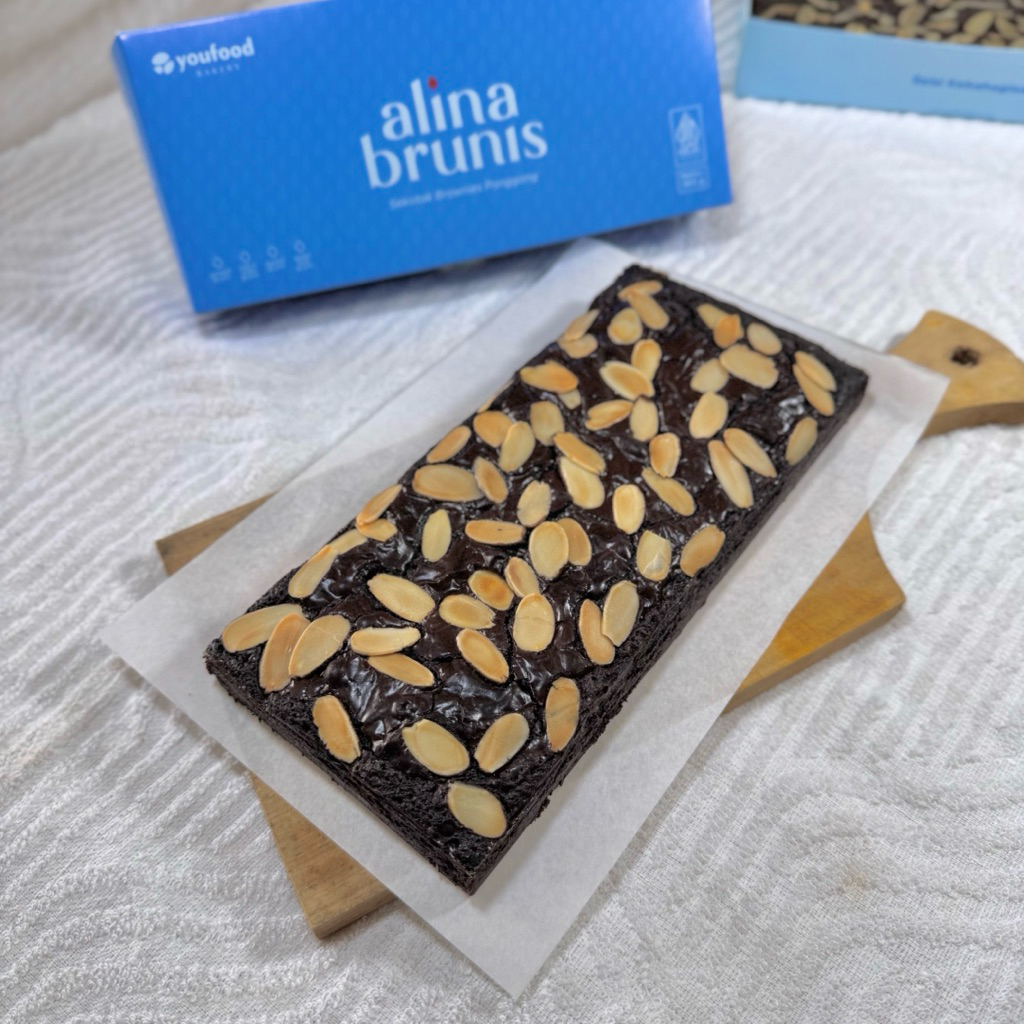 

Fudgy Brownies Almond 22x10 cm 400 g | alina brunis