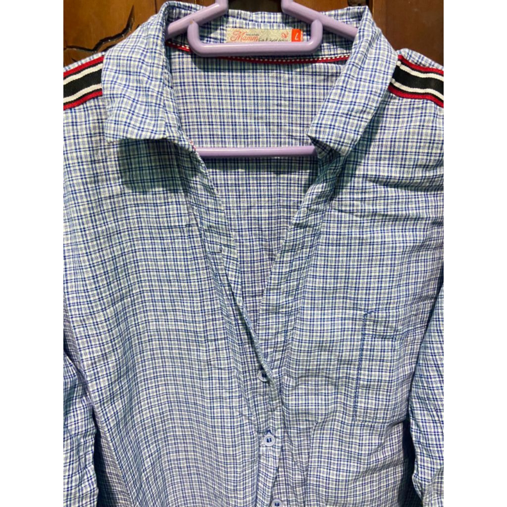 KEMEJA WANITA MOTIF KOTAK-KOTAK V NECK BIRU PUTIH