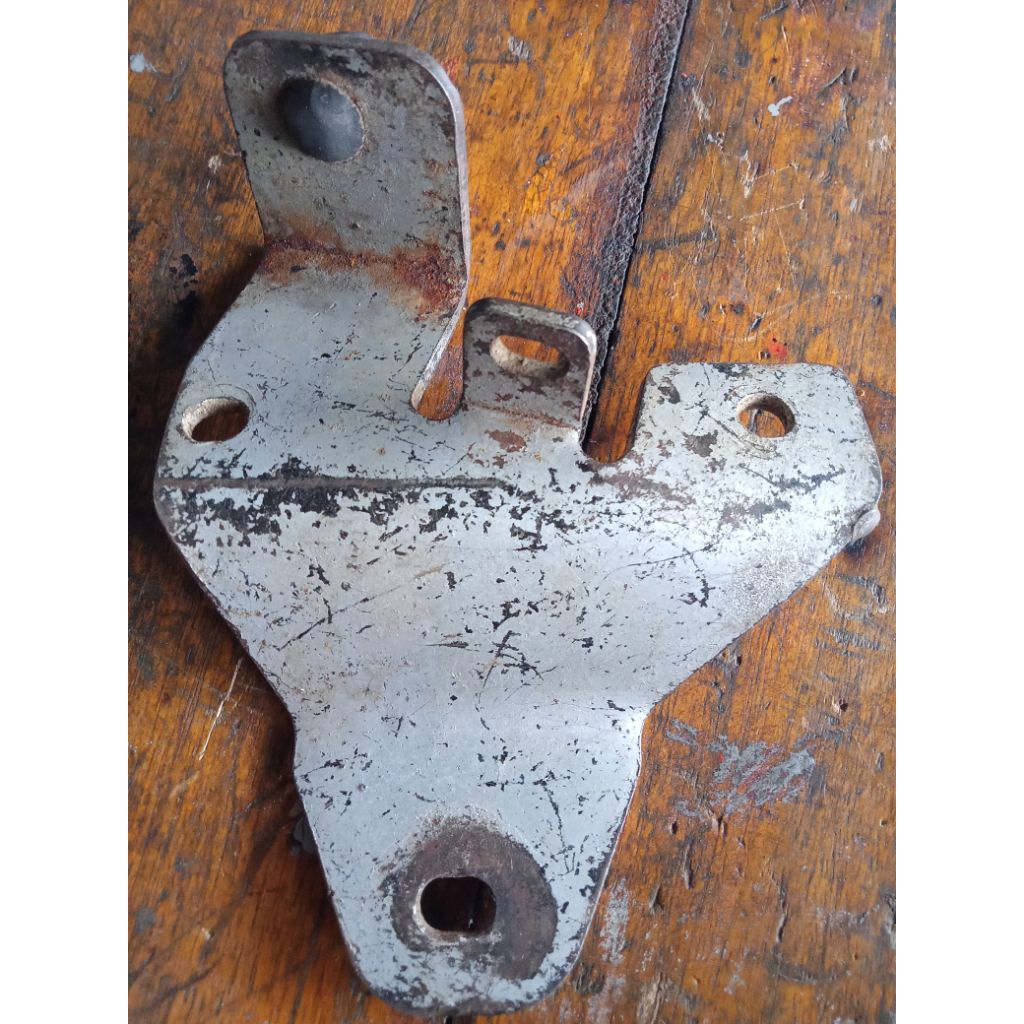 breket knalpot Vega lama original