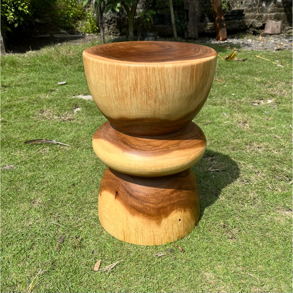 Totem Grande Stool – Bangku Artistik Kayu Trembesi diameter 30 cm