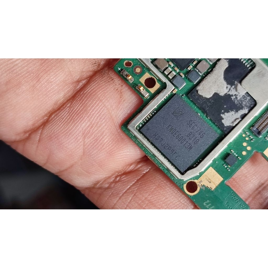 MESIN HANDPHONE KMQE60013M