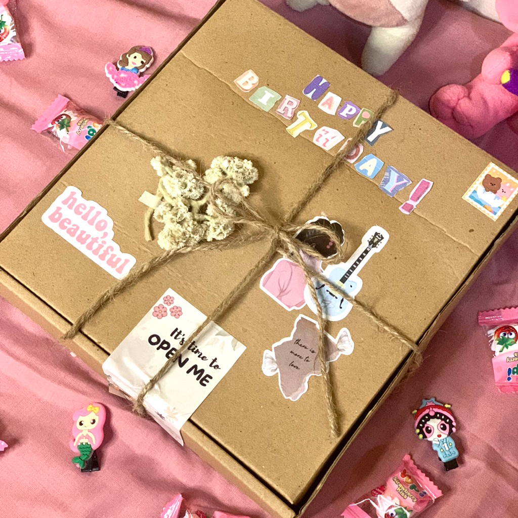 

giftbox | hampersjajan | jajanan | kado ulangtahun | kado wisuda | hampers