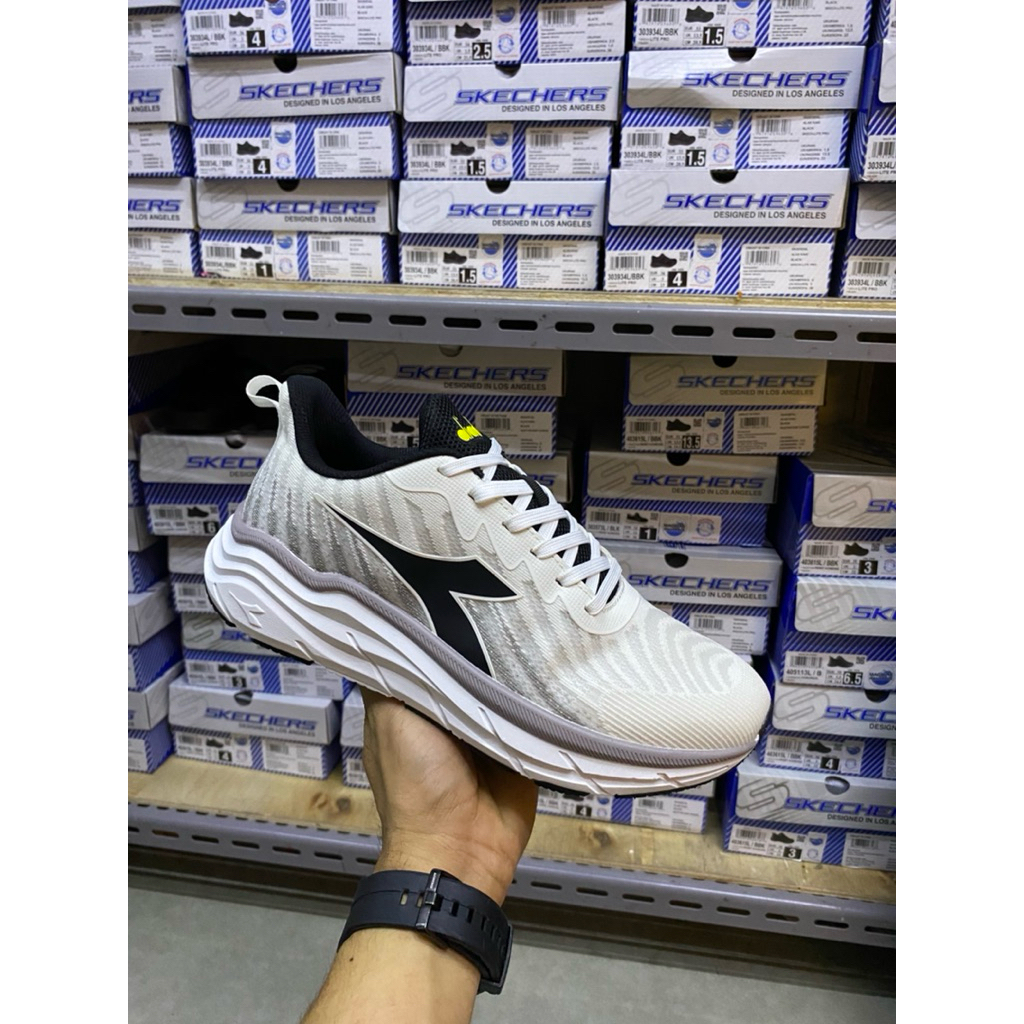 Sepatu lari pria Diadora original / Diadora Nomi mens running shoes -white