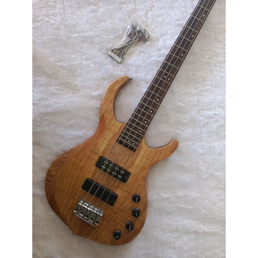 Bass Marcus Miller 4string