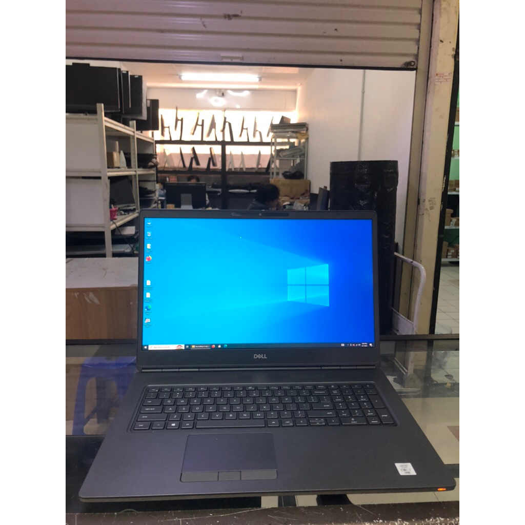 DELL PRECISION 7750 INTEL CORE I7 GEN 10 RAM 32 SSD 512