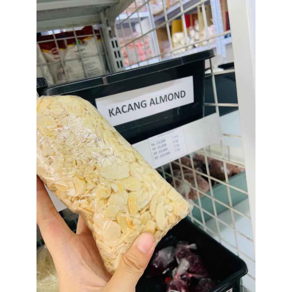 

KACANG ALMOND