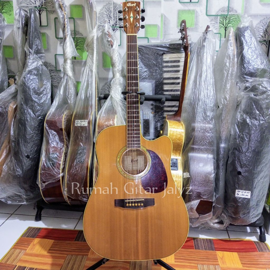 gitar bekas second original CORT MR710F NAT