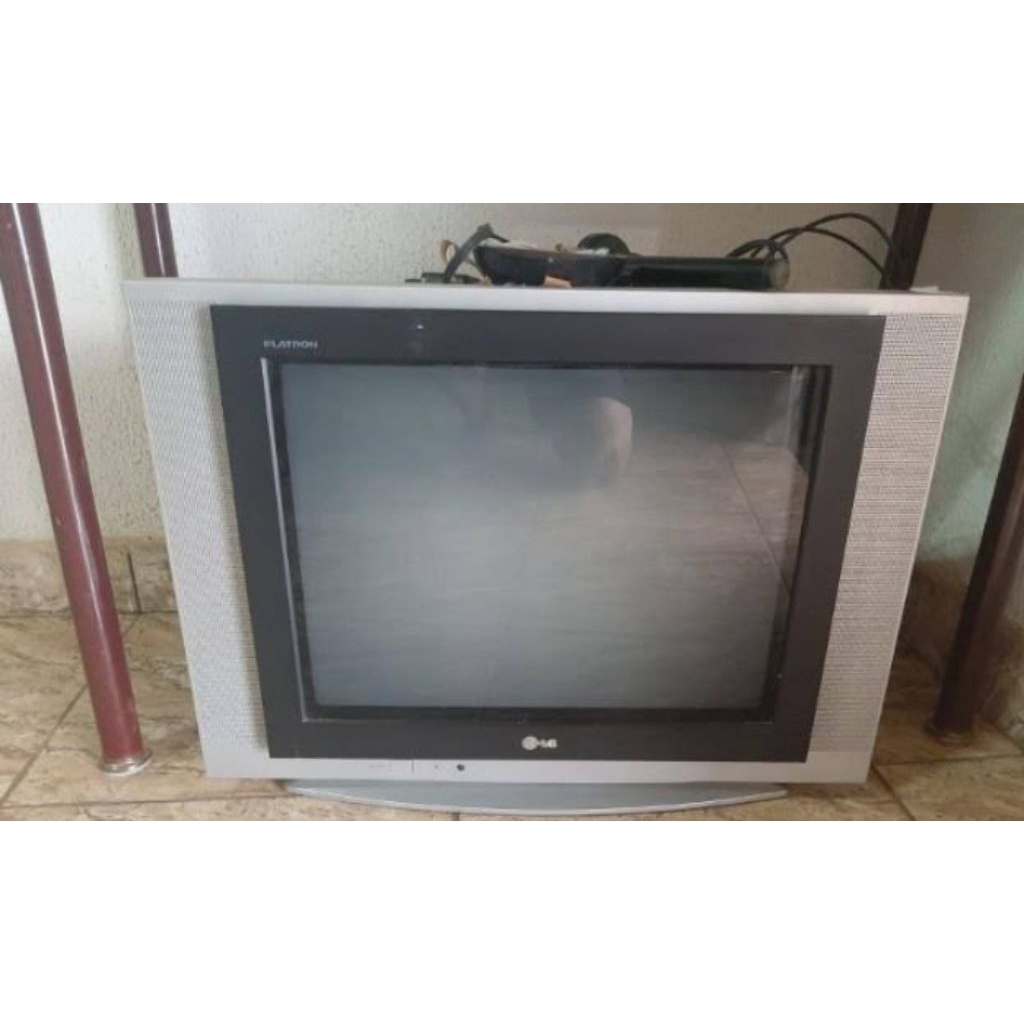 layar tv tabung 29 in slim beserta bok nya