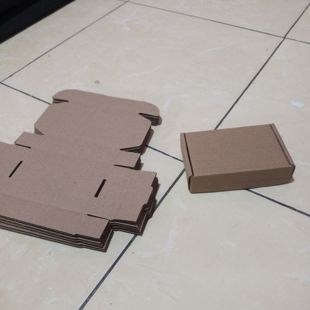 

kemasan kardus untuk packing (cocok untuk kosmetik, sparepart electronik) ukuran 12x8x3cm (harga per50pcs)