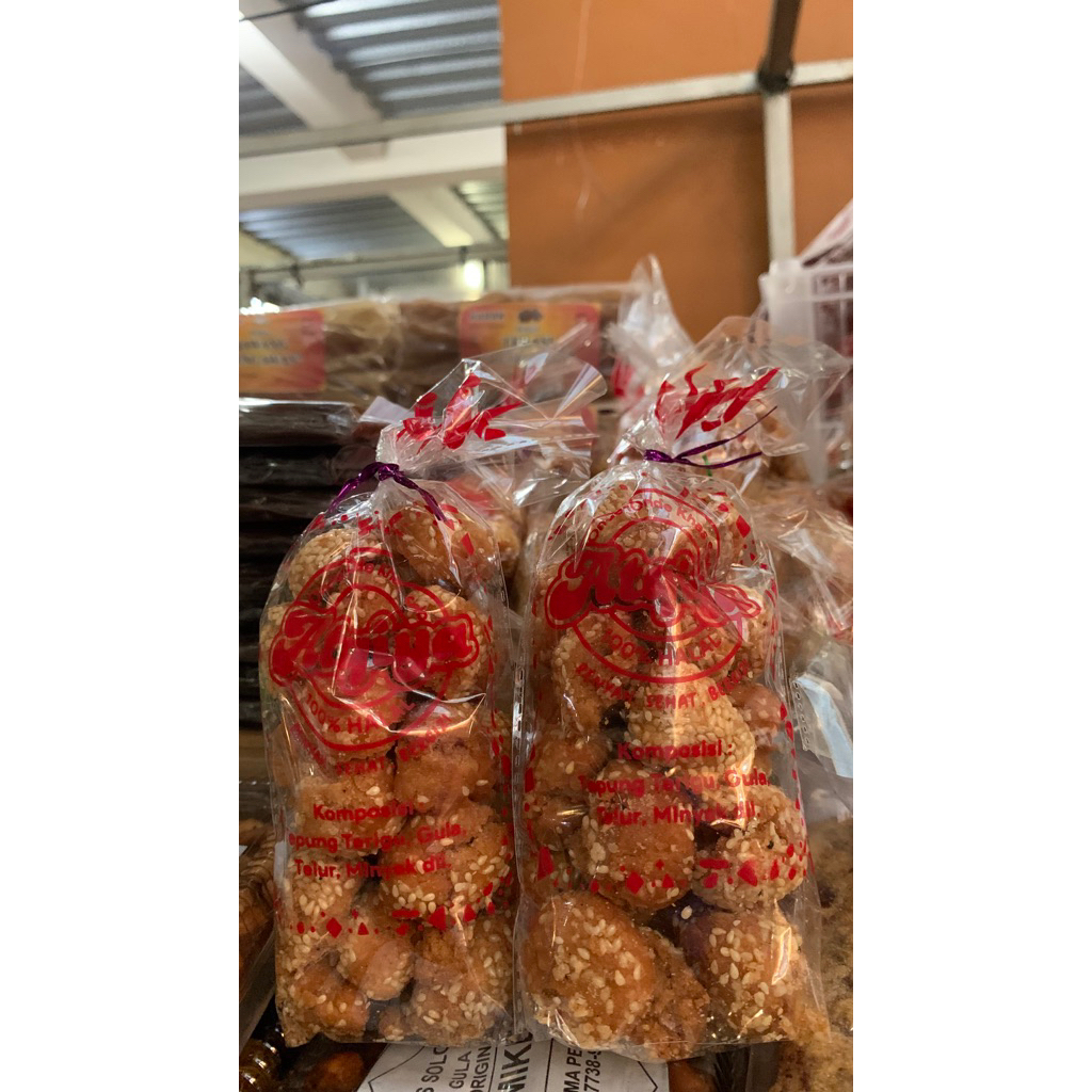 

Onde-onde mini renyah khas solo