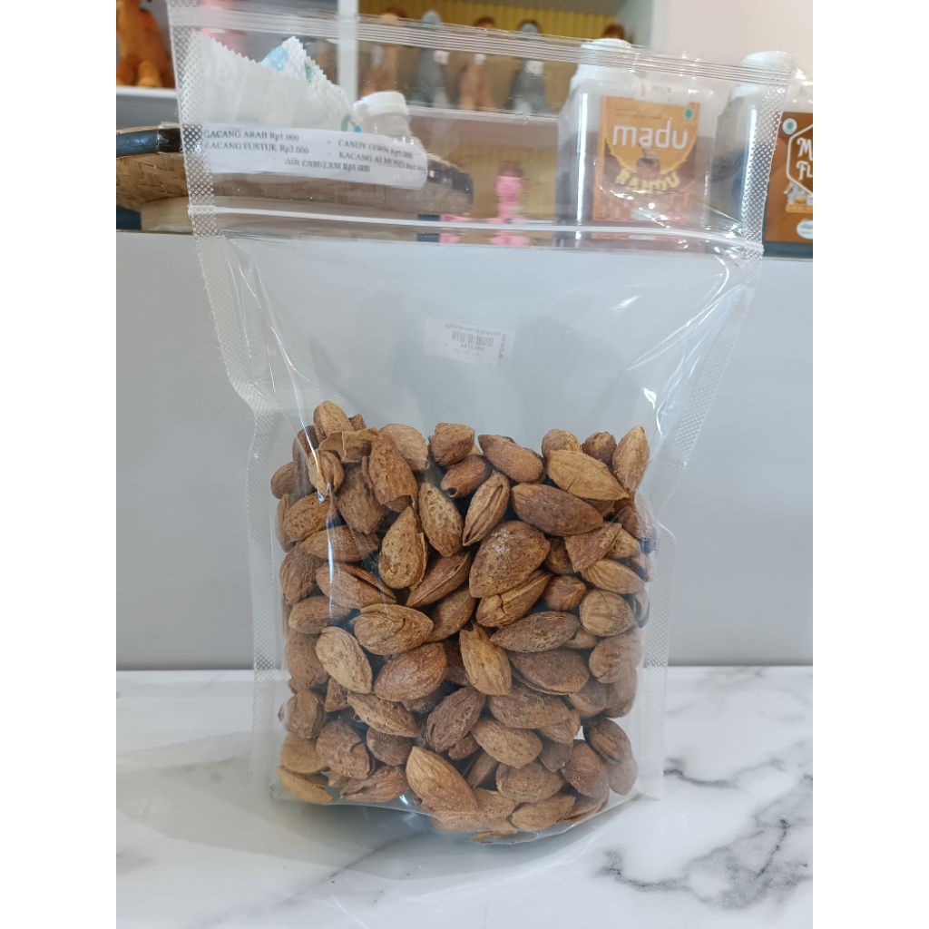 

Kacang Almond 500gr