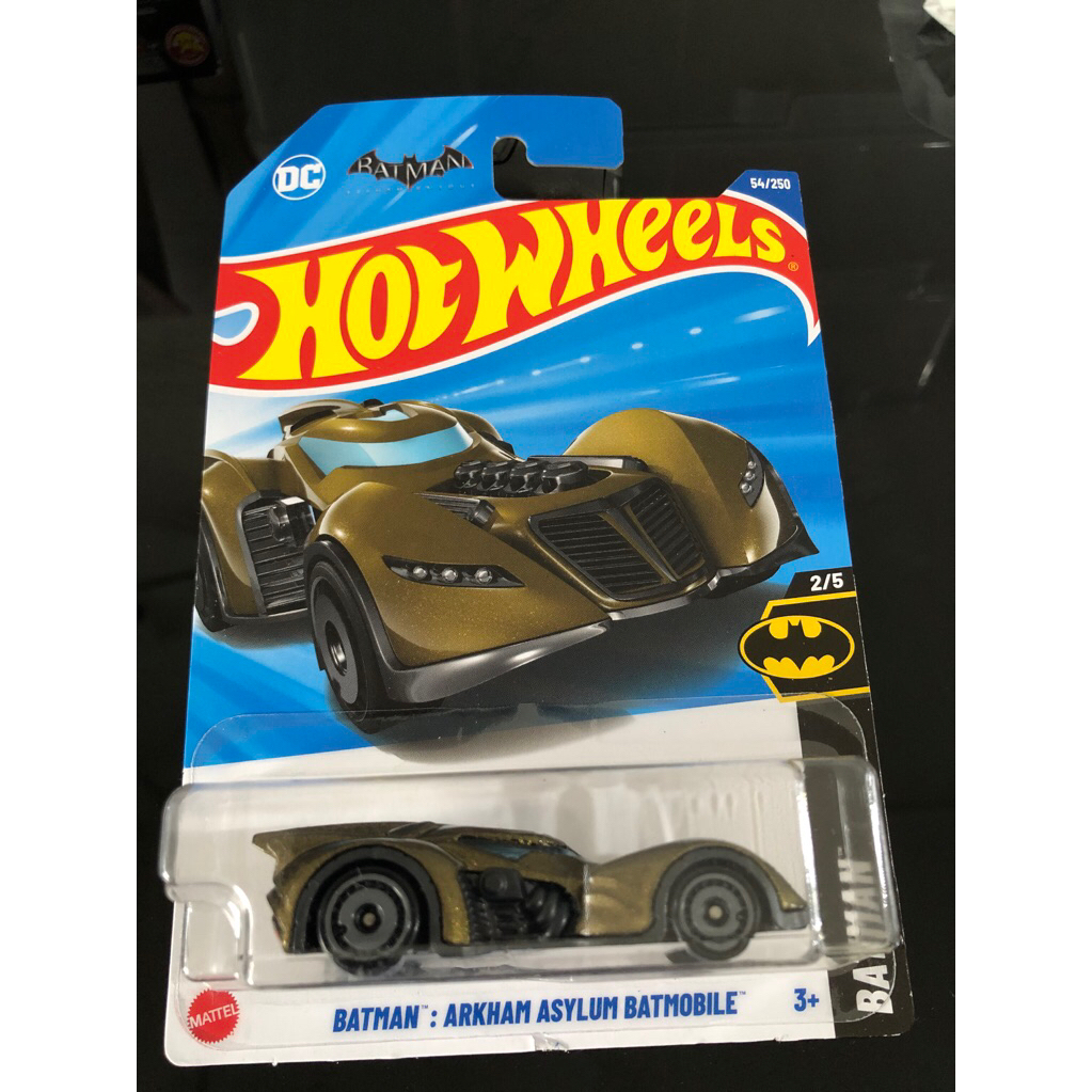 Hot Wheels Batman :Arkham Asylum Batmobile