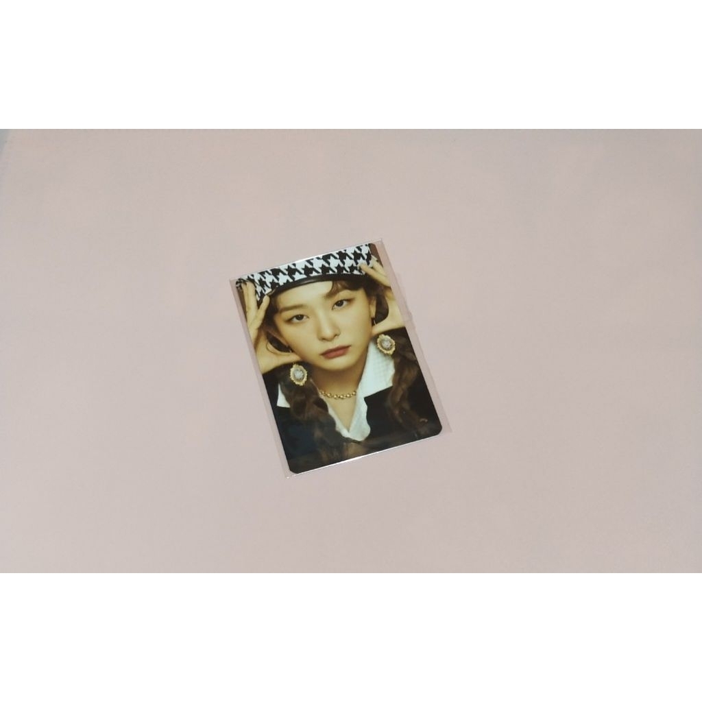 Seulgi red velvet SG 2022 official photocard