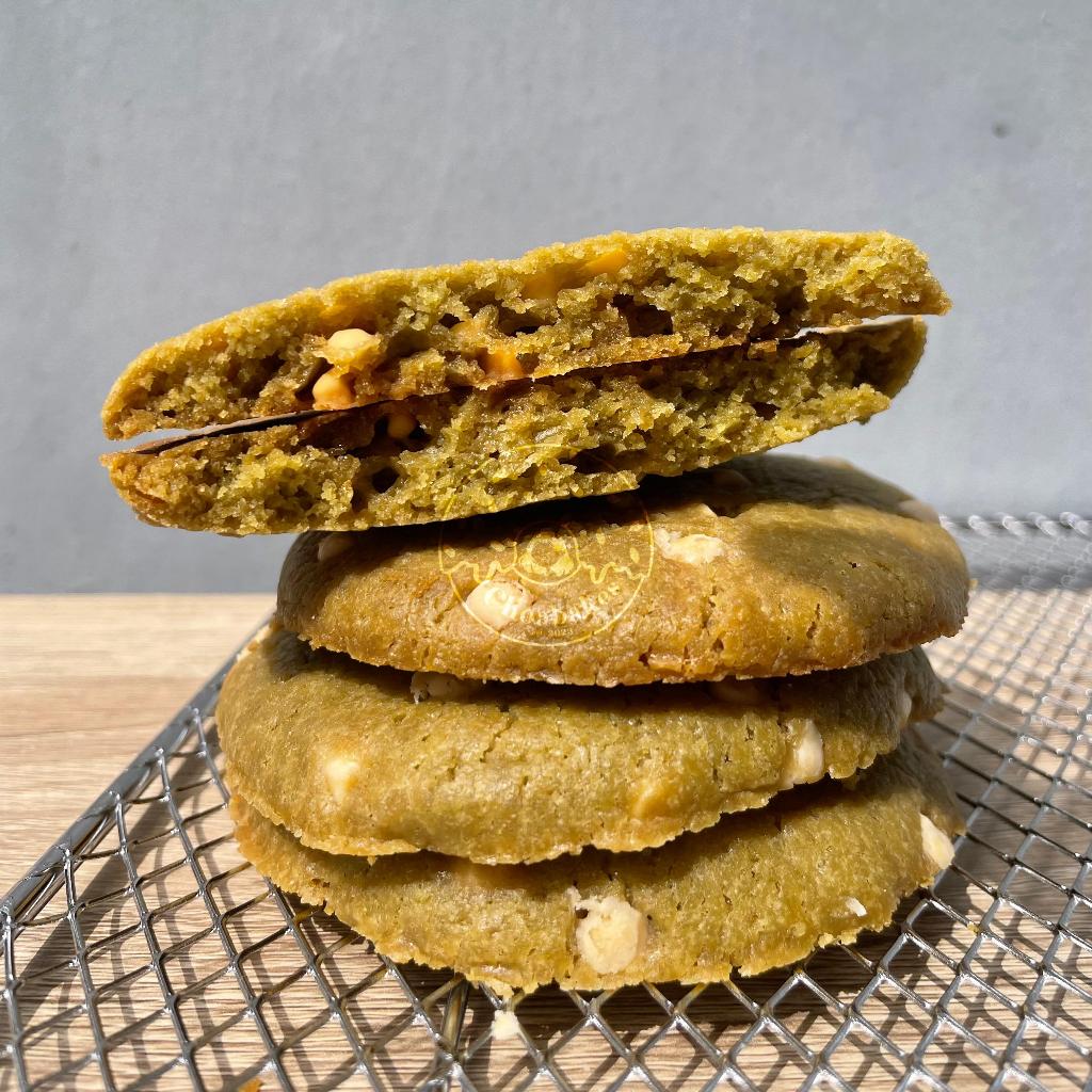 

[Choabakes] Premium Matcha White Chocochip Cookies | A Lil' Crispy, Not Too Soft & Balanced Sweetness