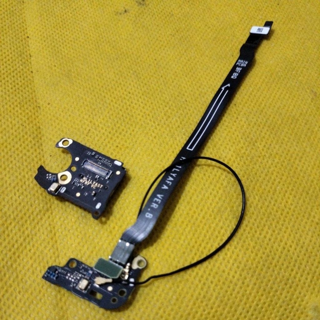 Boarb bawah / mesin bawah / plexible board / kabel antena huawei mate 20 pro ori copotan