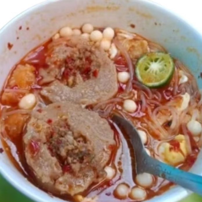 

BASO SAPI ISI DAGING CINCANG MERCON/ INSTAN/KUAH CHILI OIL/HALAL/TERMURAH/TERLARIS