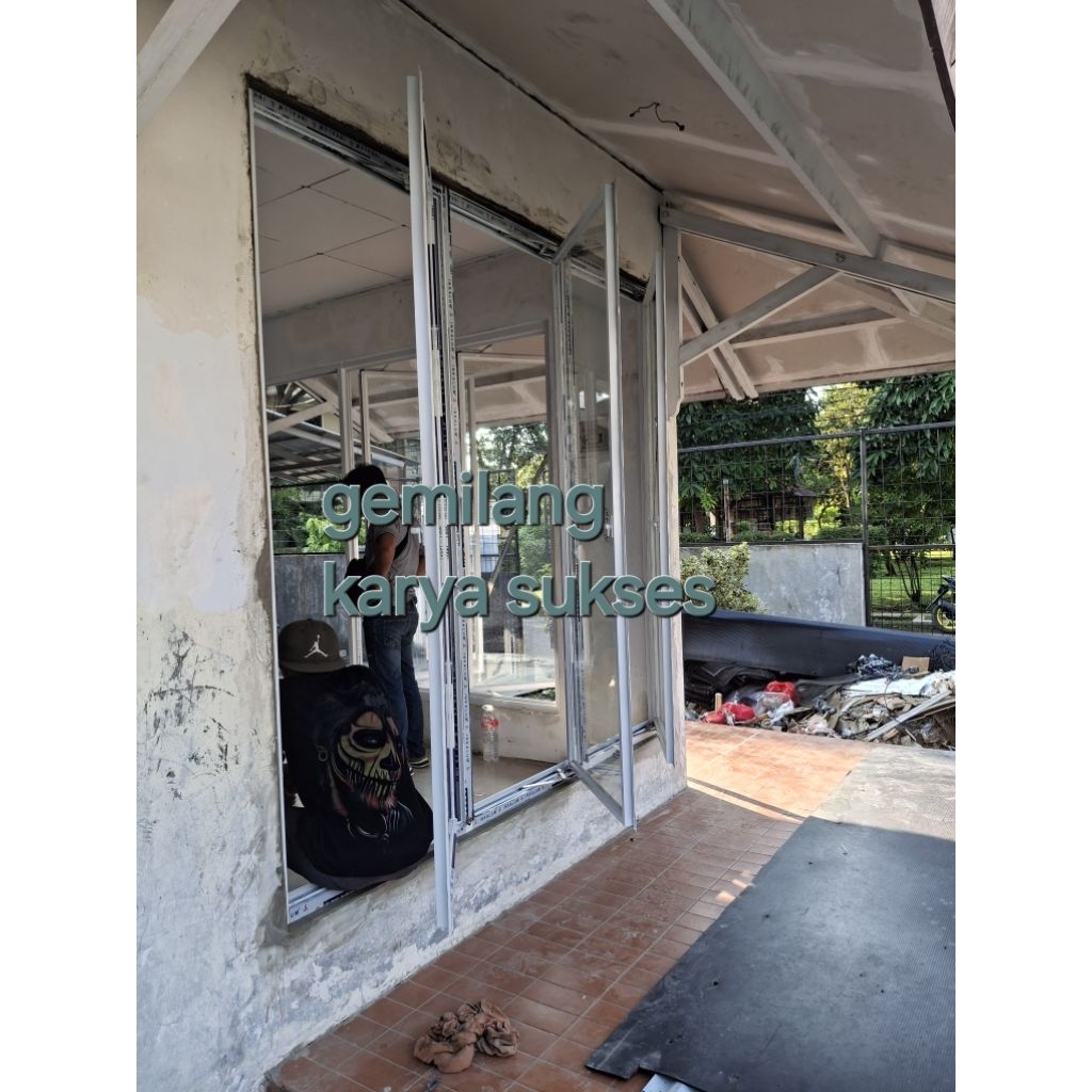jendela jungkit aluminium + kaca