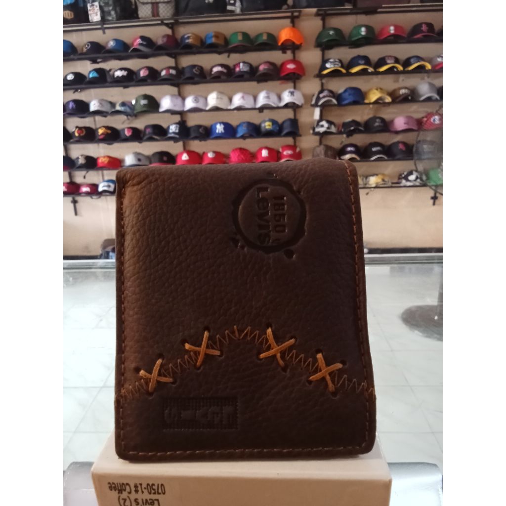 Dompet Levis Original Kulit Asli (sedang)