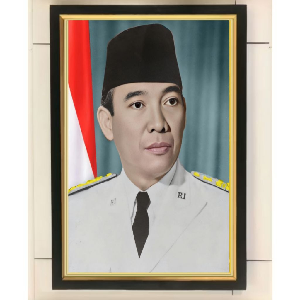 Hiasan dinding poster Ir Soekarno plus Bingkai ukuran 53×35