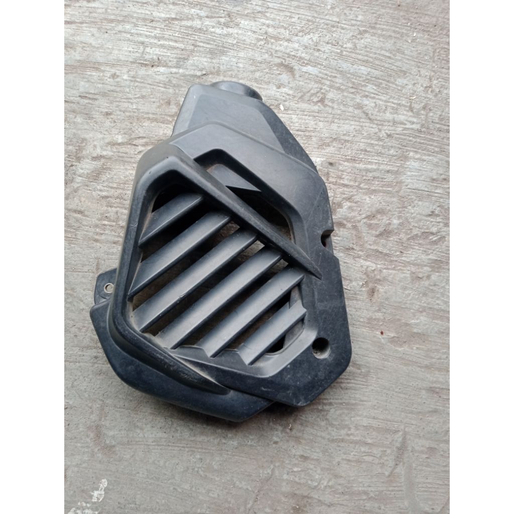 tutup radiator Vario 125  old