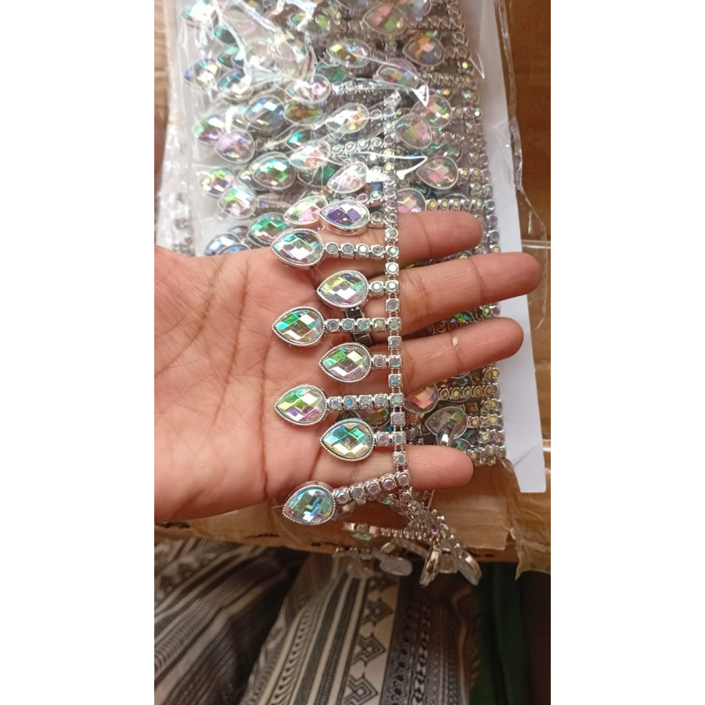 Aplikasi Payet Diamond Tetes Juntai / Aksesoris Renda Payet Bahan Dasar Plastik
