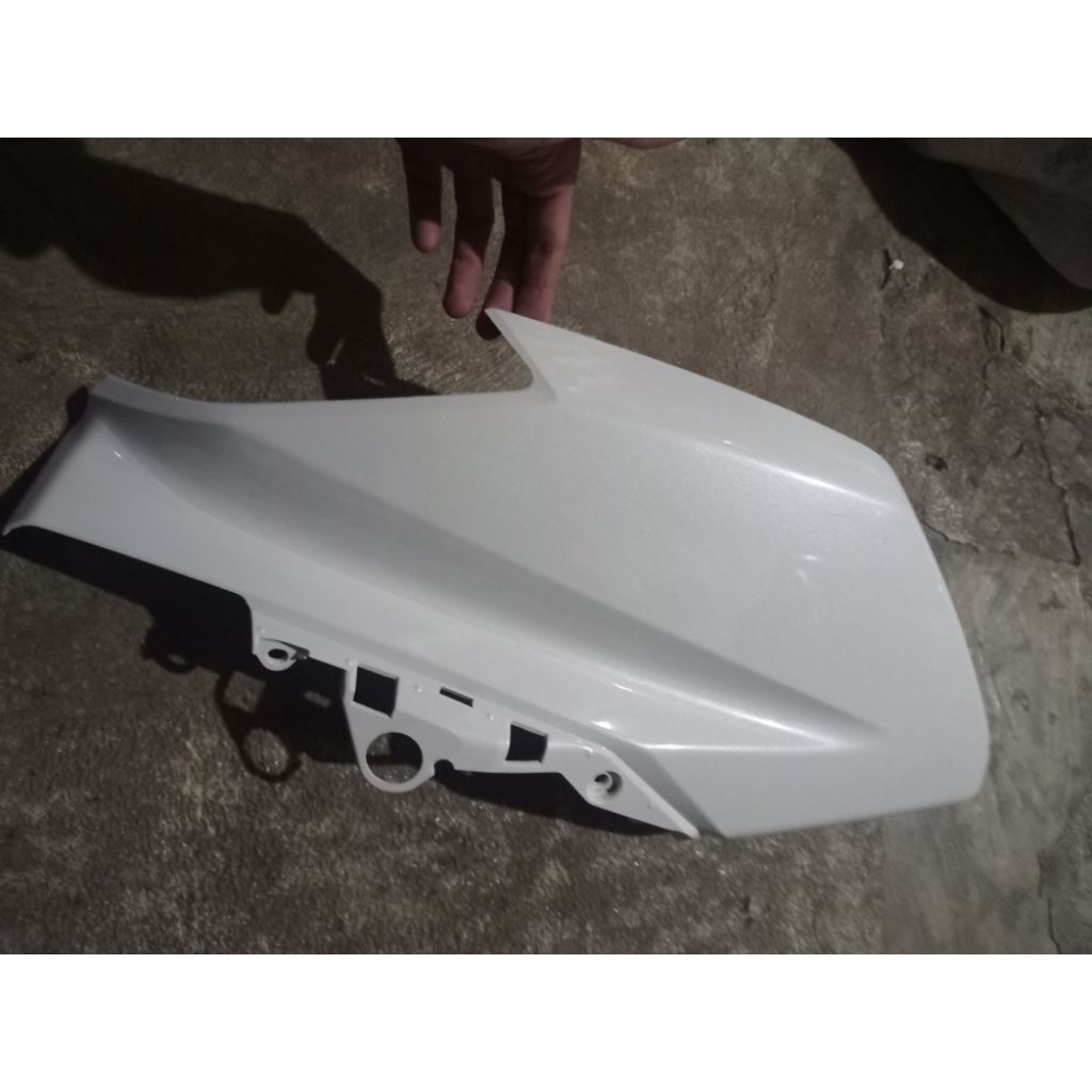 Body Nmax Old putih samping depan kiri ori