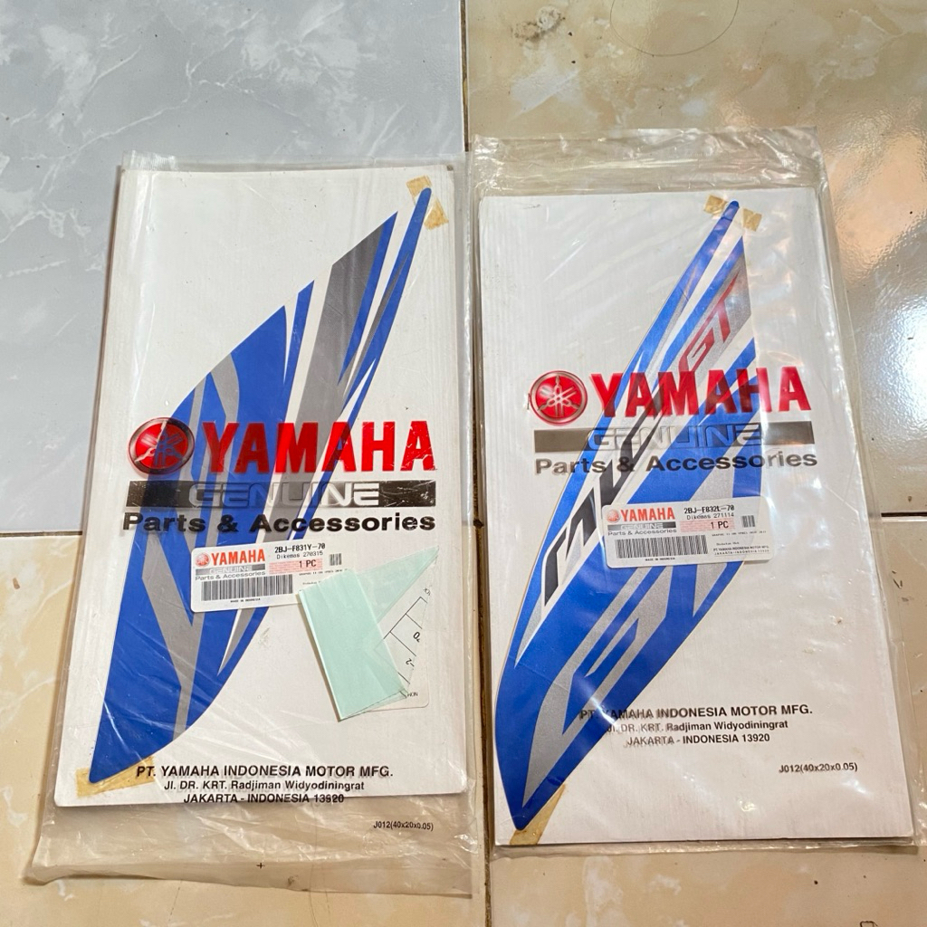 Striping stiker COVER PANEL DEPAN yamaha Mio GT 2014 biru putih original YGP 2BJ-F831Y-70 2BJ-F832L-