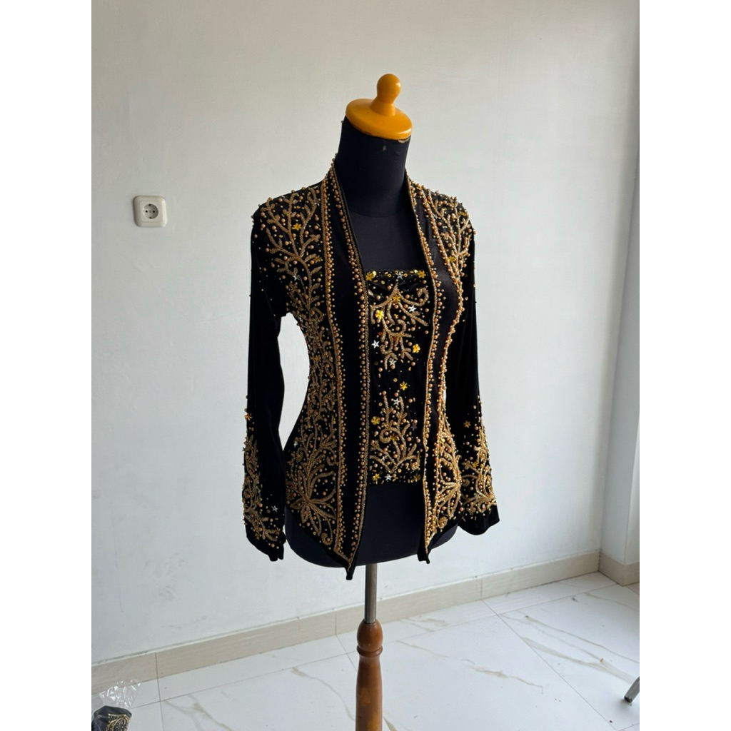 atasan kebaya bludru full payet/kebaya bludru atasan