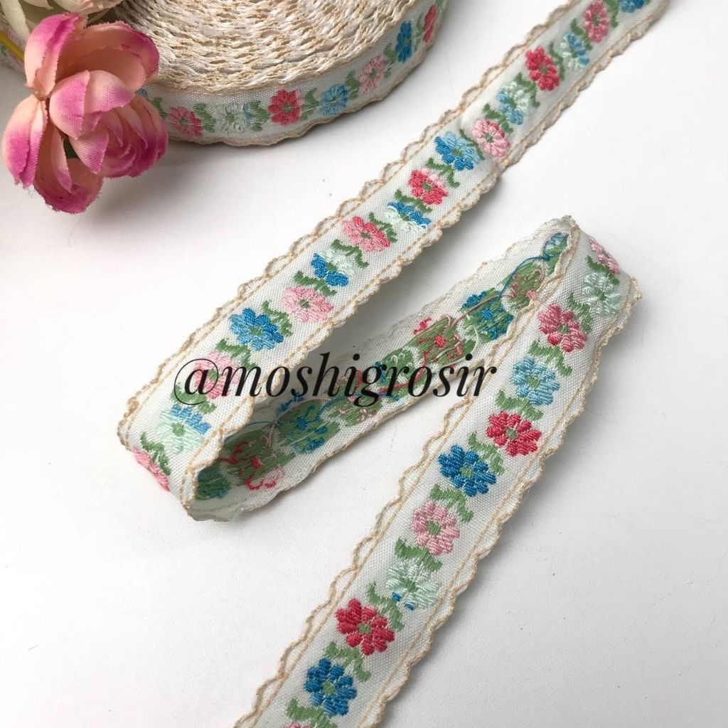 

1 YARD - PITA BORDIR CNY IMLEK | PITA BAHAN JEPIT | PITA BORDIR BUNGA