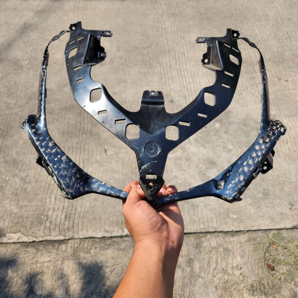 Tameng lampu Carbon aerox new