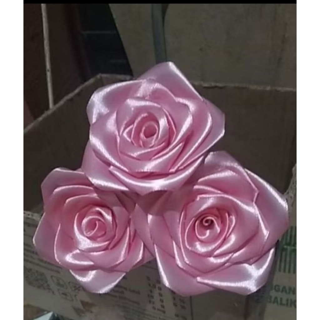 

bunga pita satin