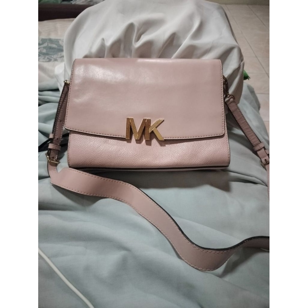 Tas michael kors preloved. defect seperti di foto