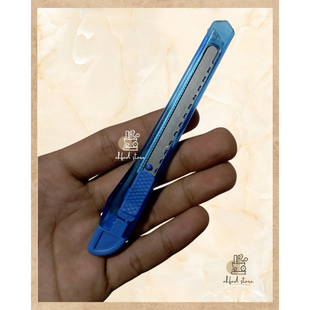 

Cutter Sedang Transparan – Pisau Cutter Ukuran Medium