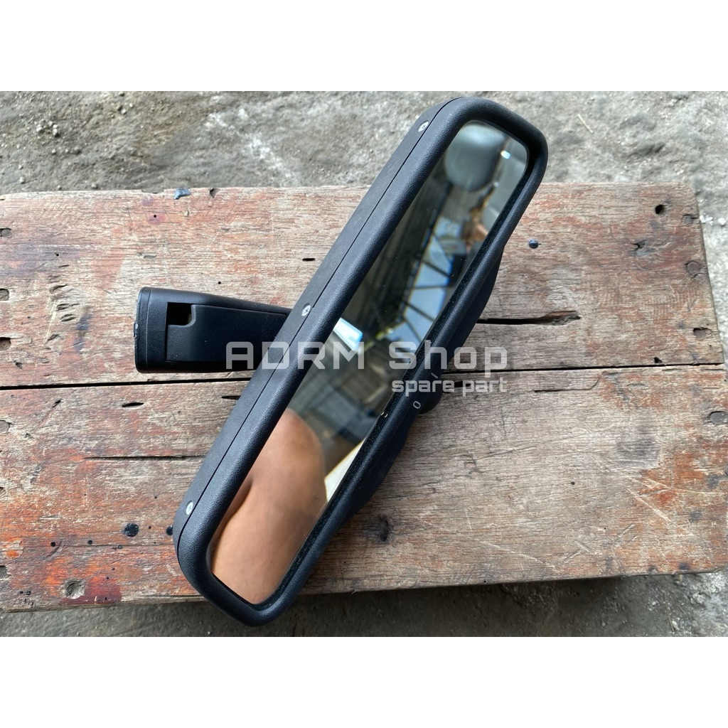 Spion Tenggah Dalam BMW E38