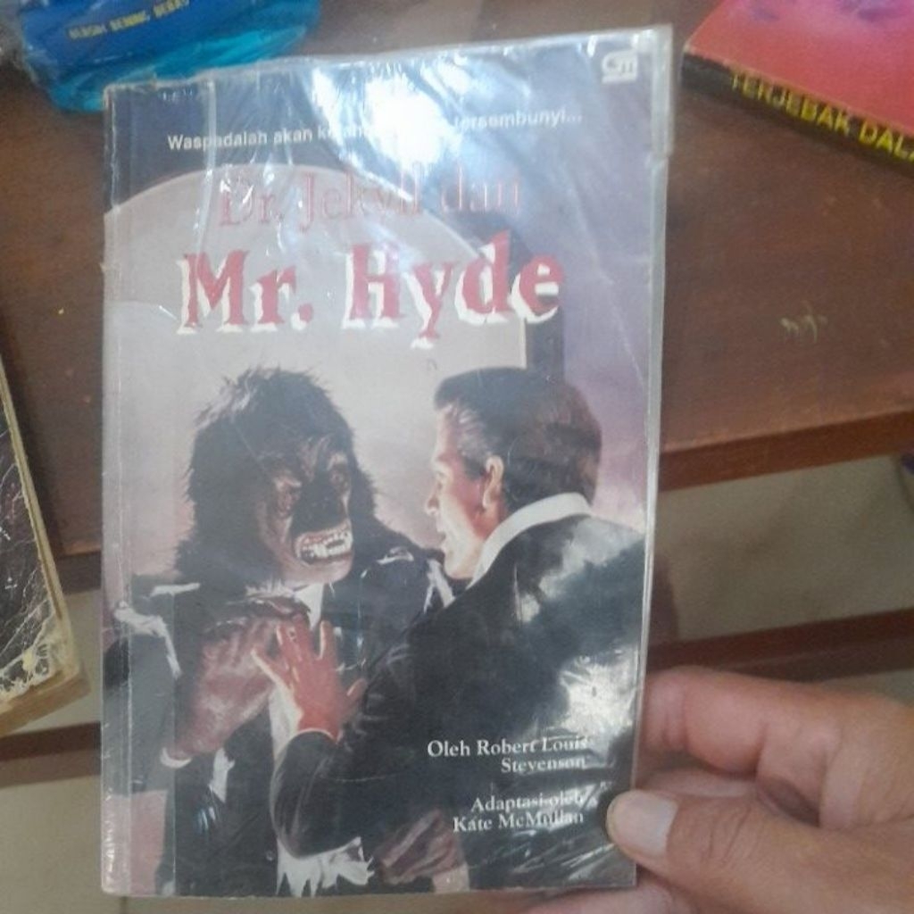 buku novel dr jekyll dan mr.hyde