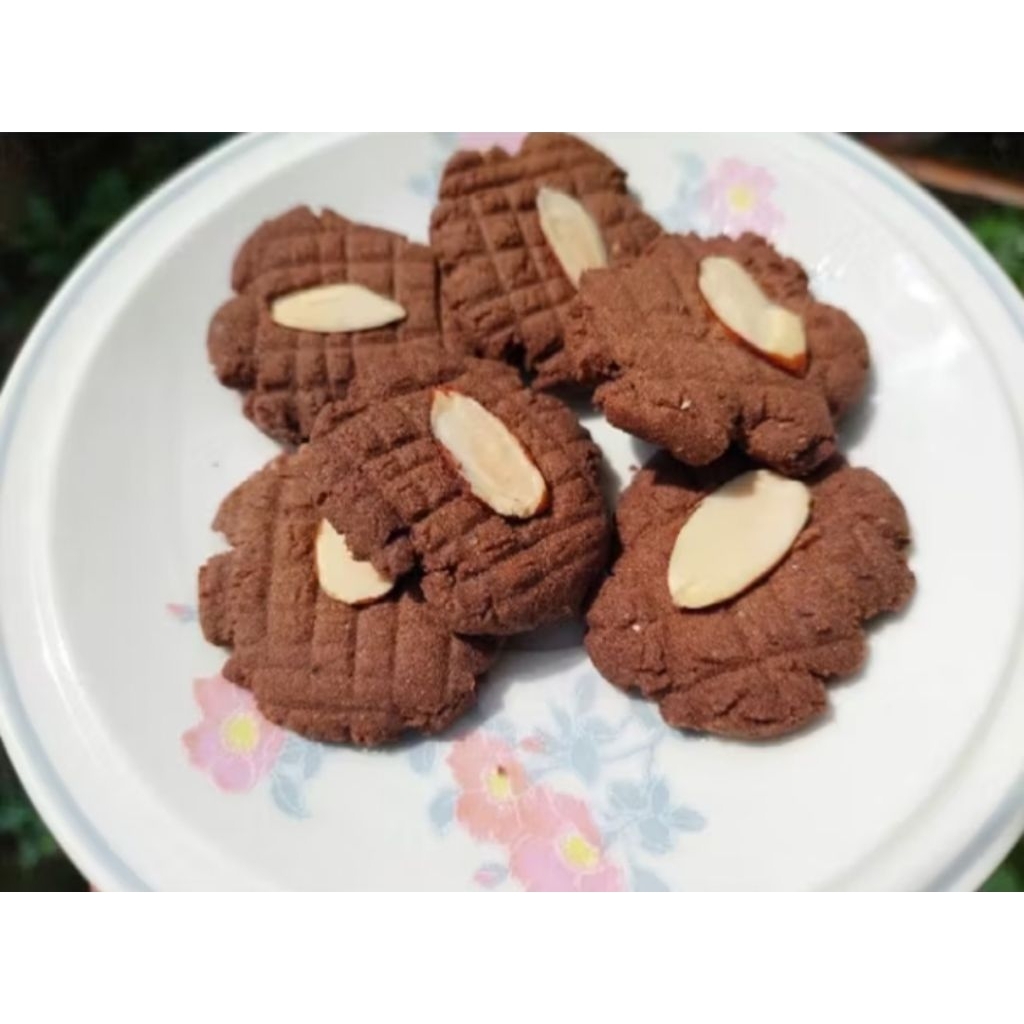 

kue kering cookies kuker cokelat almond homemade