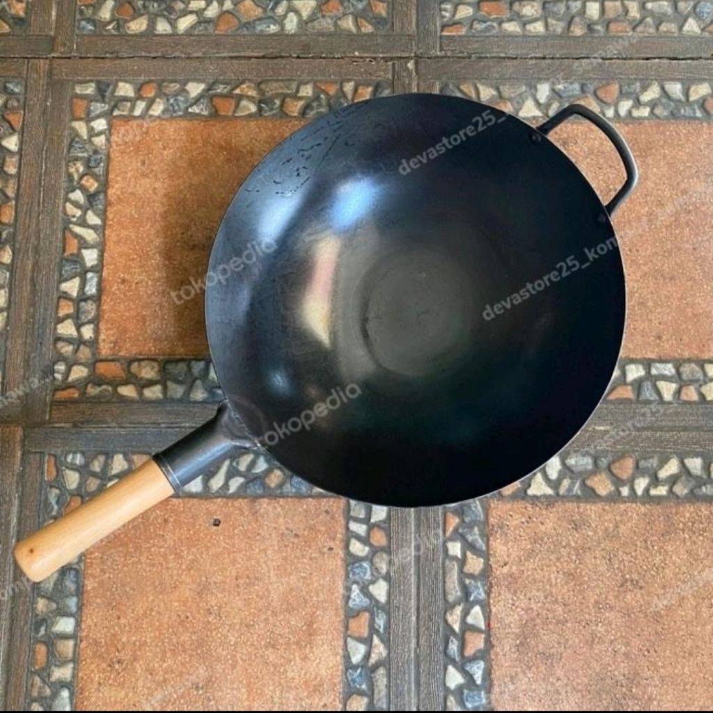 wajan wok import viral hitam gagang kayu